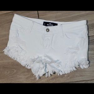 HOLLISTER CA *LOW RISE SHORT-SHORT*